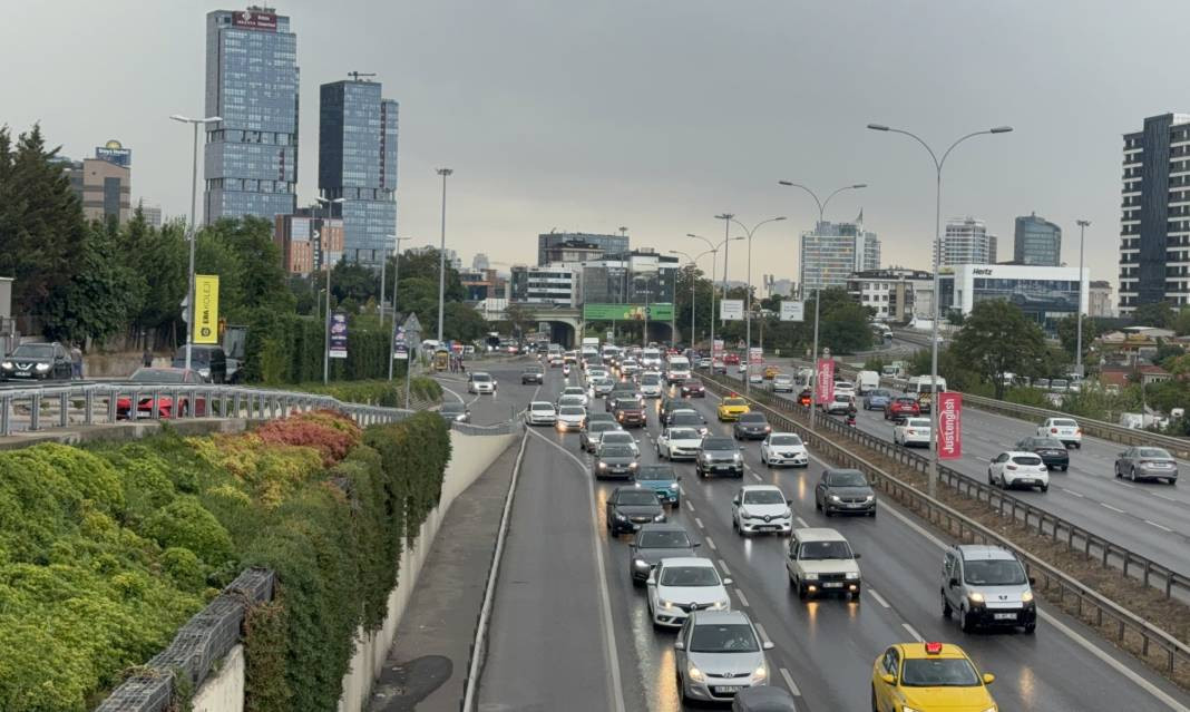 Okullarda uyum haftası başladı: İstanbul'da trafik felç oldu - Resim: 4